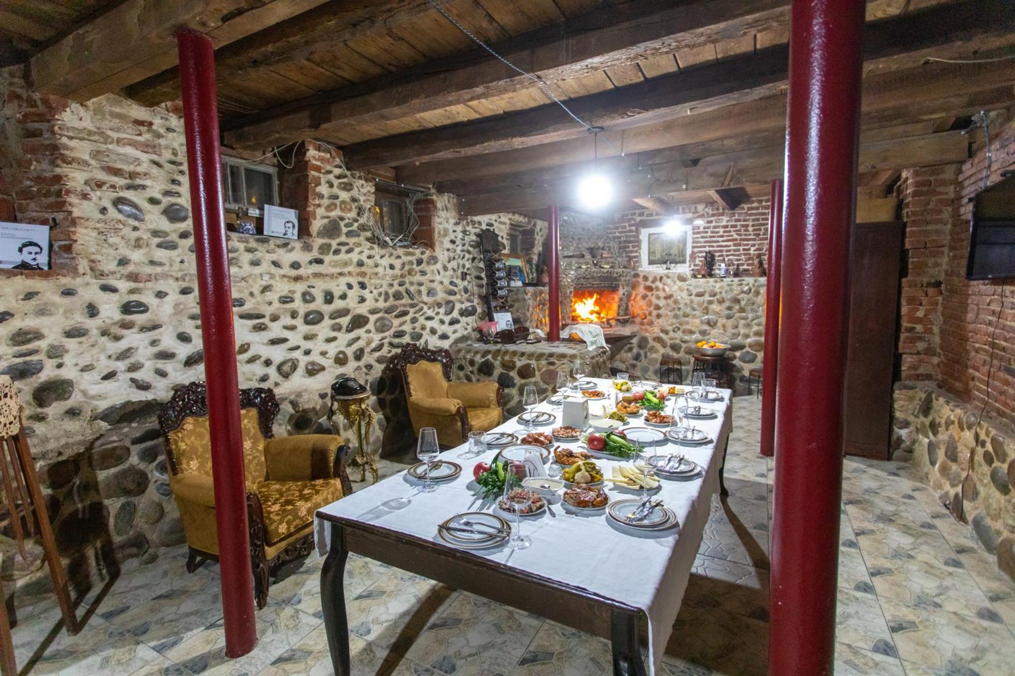 Book Hotel Kutaisi Dış mekan fotoğraf