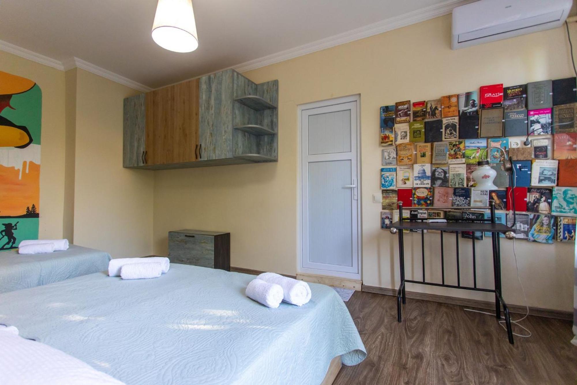 Book Hotel Kutaisi Dış mekan fotoğraf