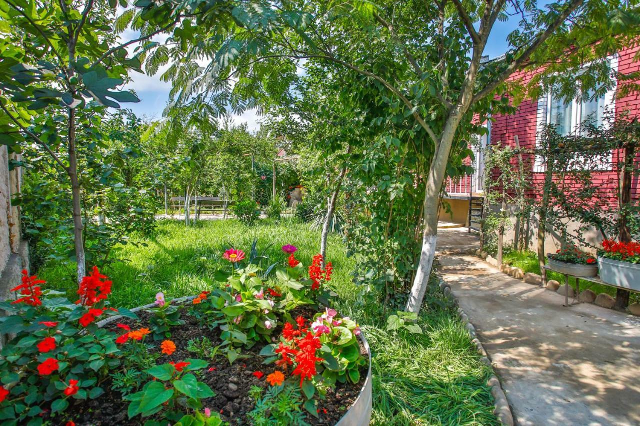 Book Hotel Kutaisi Dış mekan fotoğraf