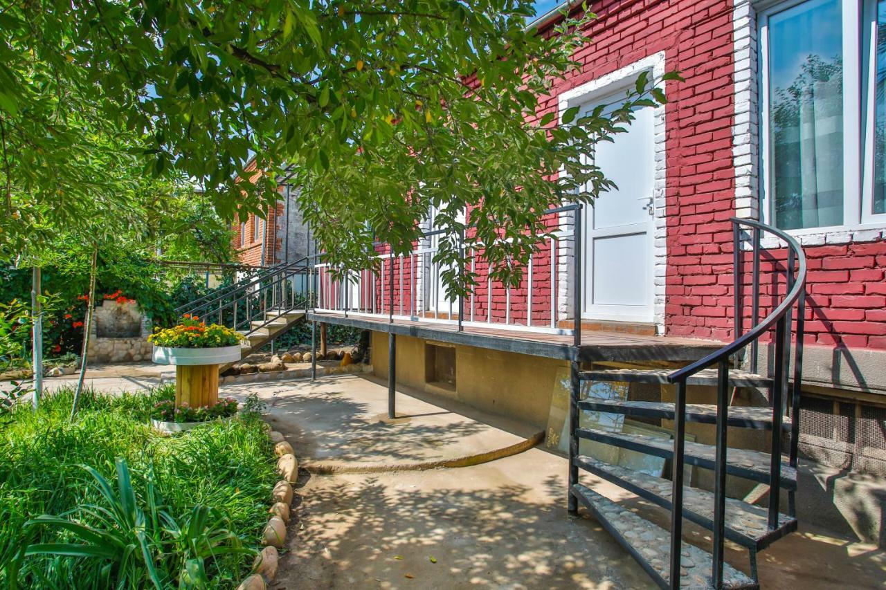 Book Hotel Kutaisi Dış mekan fotoğraf