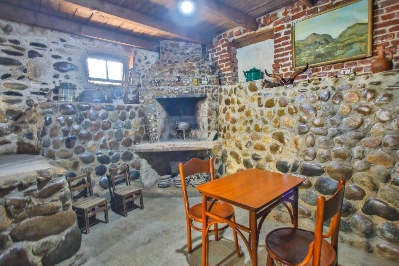Book Hotel Kutaisi Dış mekan fotoğraf