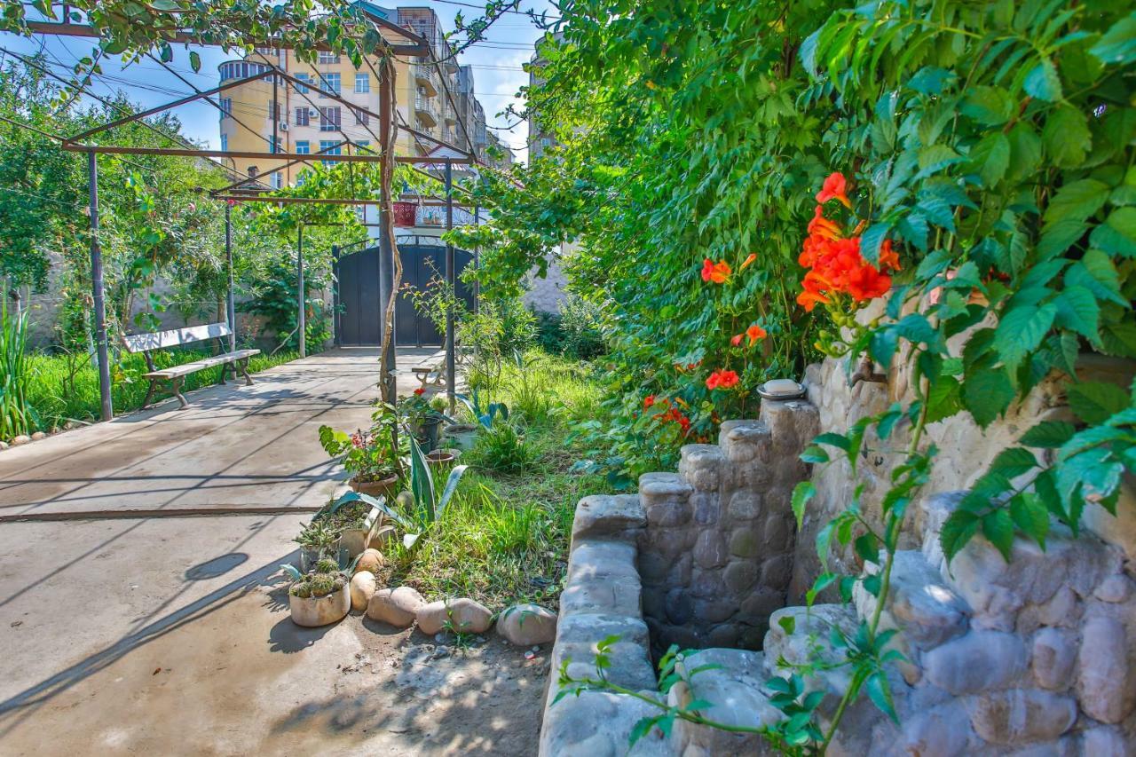 Book Hotel Kutaisi Dış mekan fotoğraf