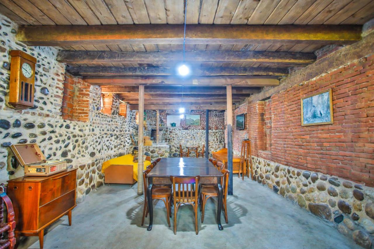 Book Hotel Kutaisi Dış mekan fotoğraf